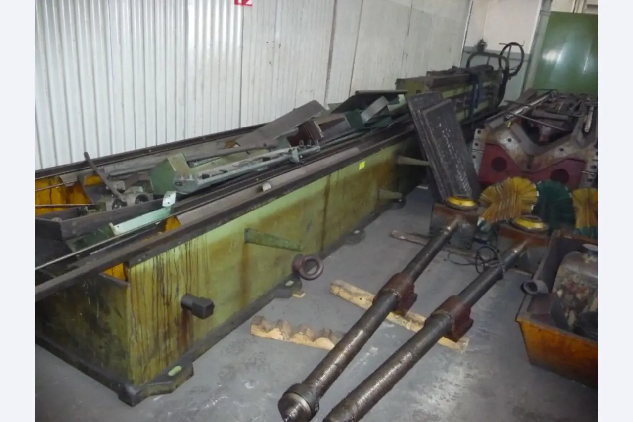 2 centros de mecanizado CNC-7