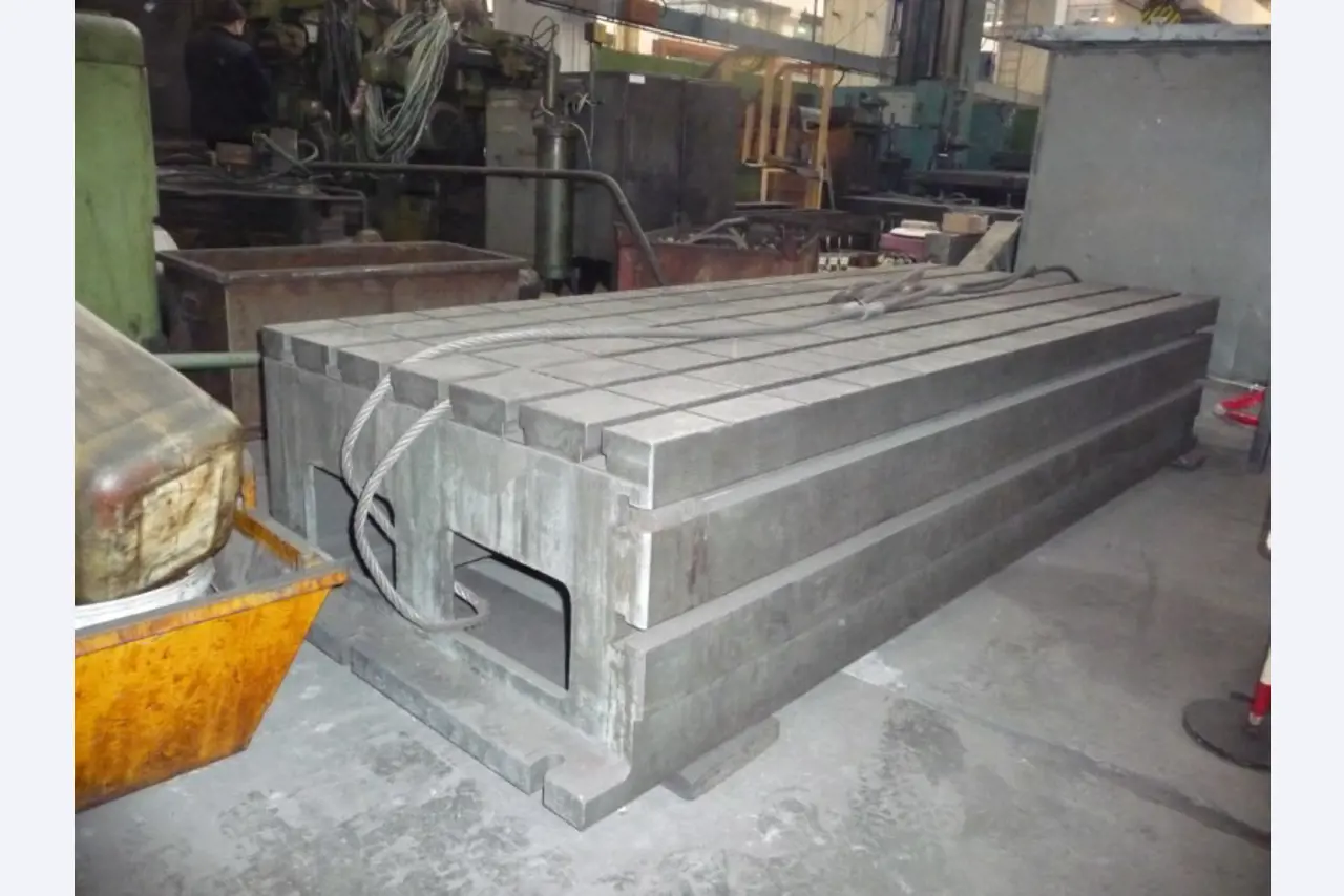 2 centros de mecanizado CNC-8