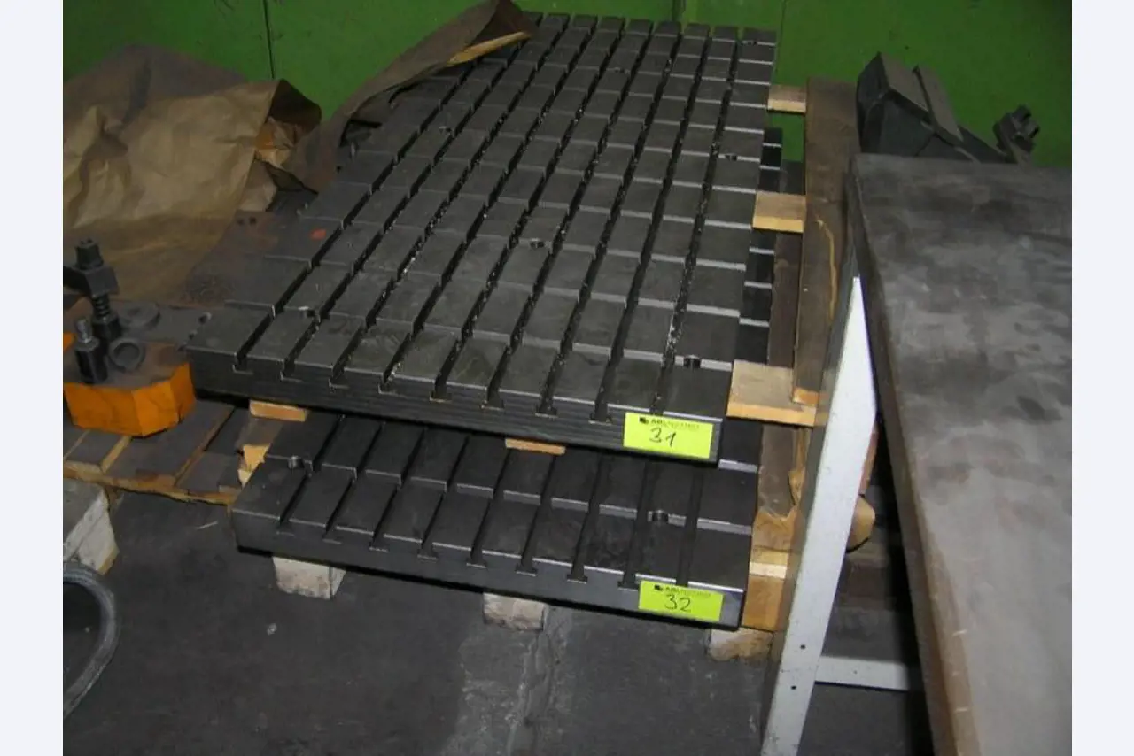 2 CNC Bearbeitungszentren-1