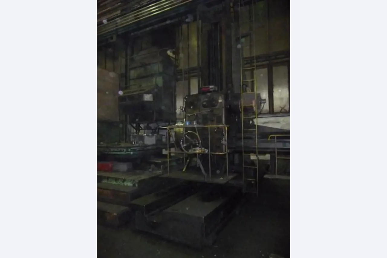 2 centros de mecanizado CNC-1