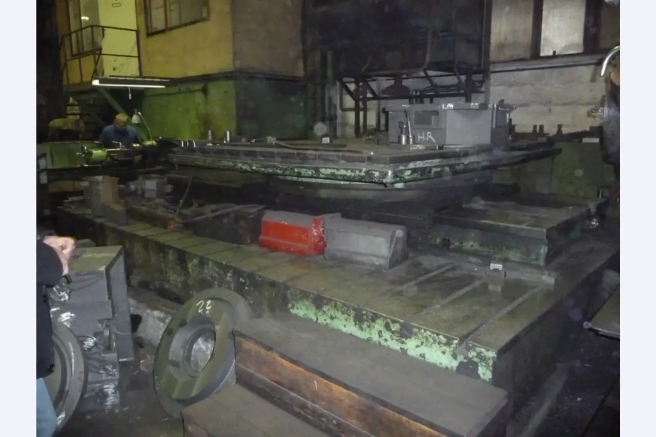 2 centros de mecanizado CNC-2