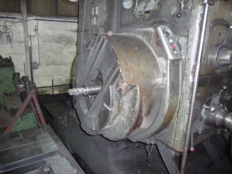 2 CNC machining center-4