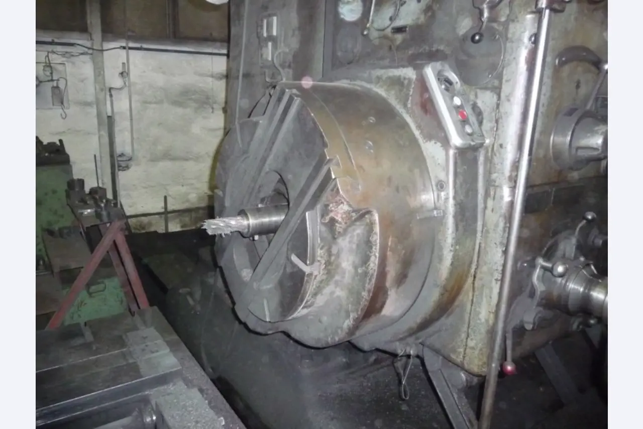 2 centros de mecanizado CNC-4
