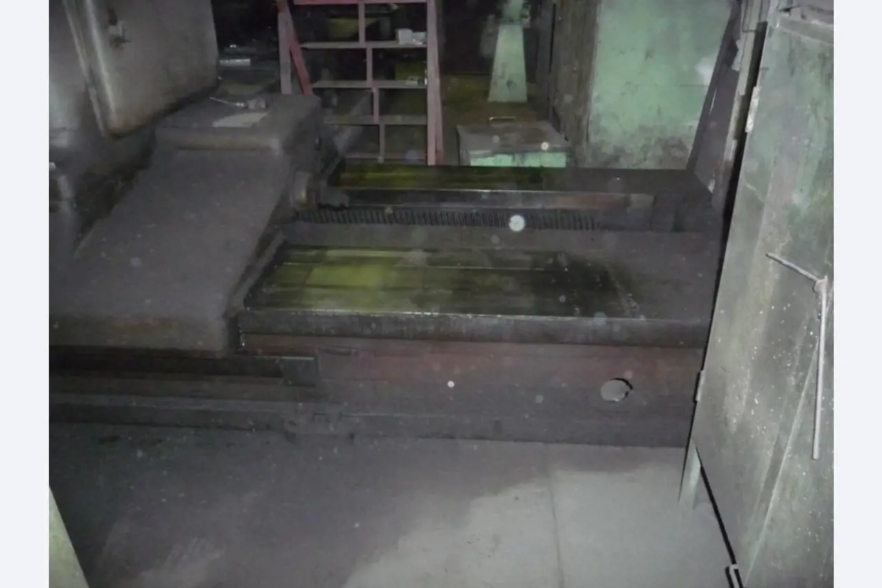 2 centros de mecanizado CNC-6