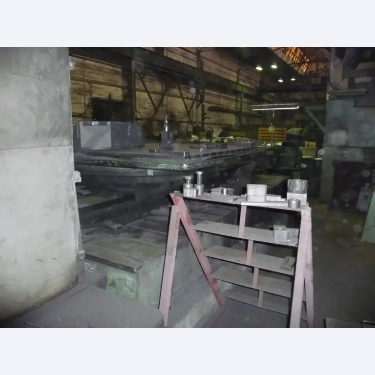 2 centros de mecanizado CNC-7