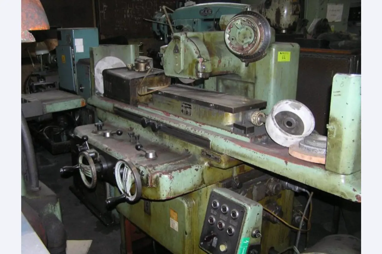 2 obdelovalna centra CNC-1