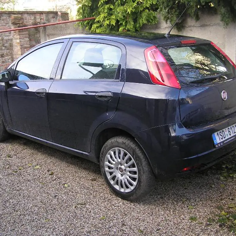 1 VOITURE