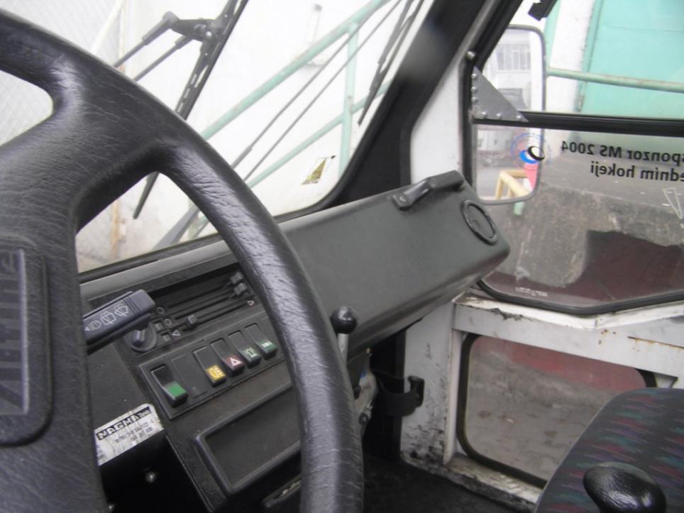 Robôs industriais-16