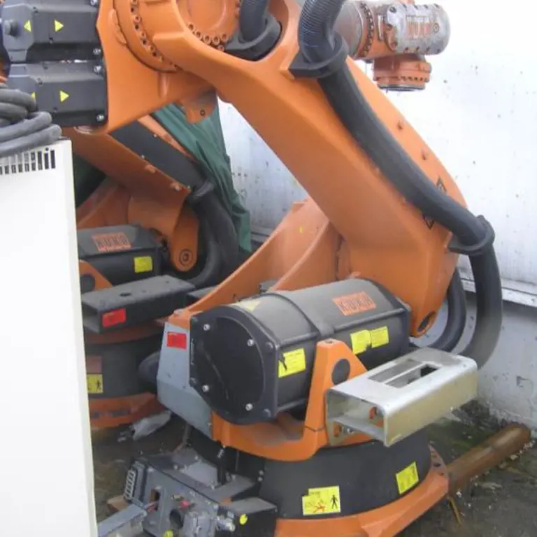 2 2 Industriële robots KUKA KR 210-2-2000 + KR 210