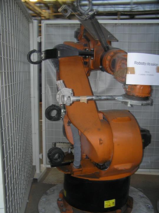 Robôs industriais-3