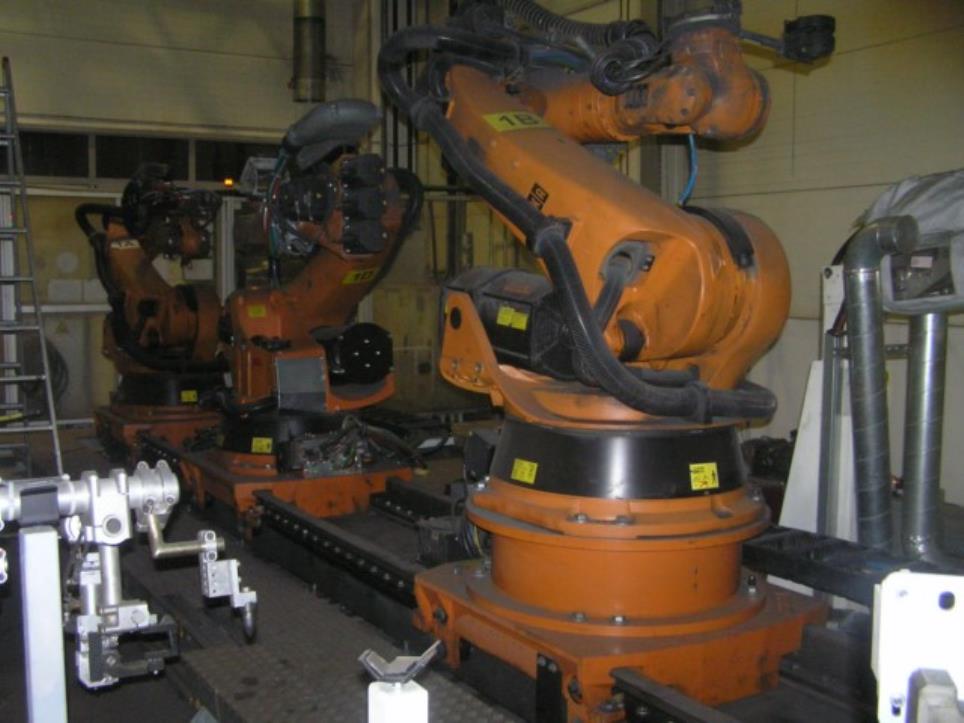 metal working machinery and industrial robots-3