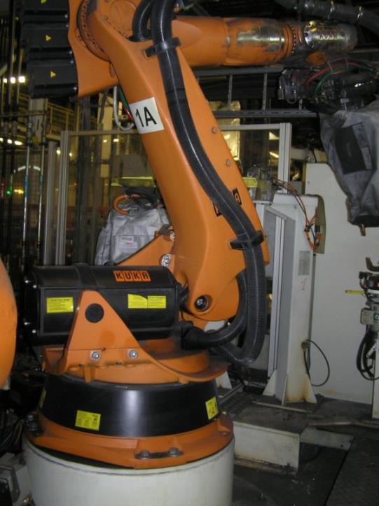 metal working machinery and industrial robots-1