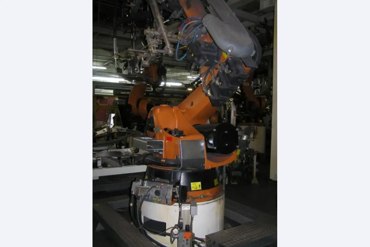 metal working machinery and industrial robots-5