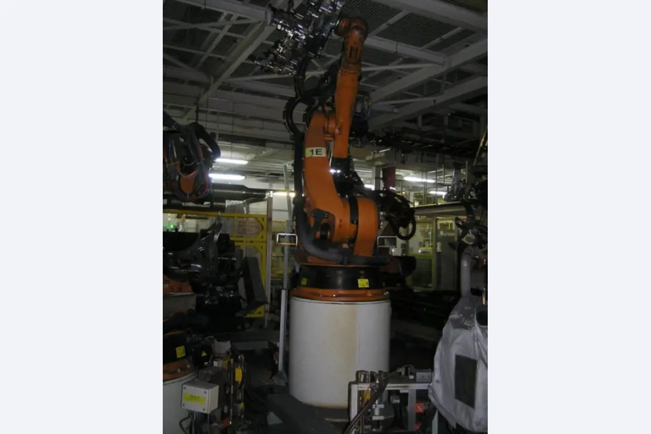 metal working machinery and industrial robots-8