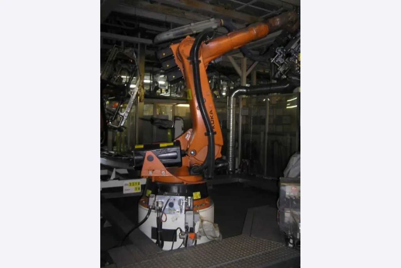 metal working machinery and industrial robots-10