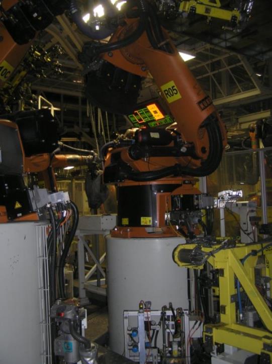 metal working machinery and industrial robots-1