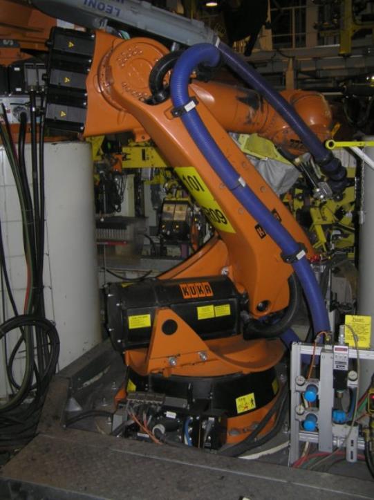 metal working machinery and industrial robots-1