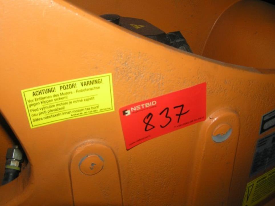 metal working machinery and industrial robots-3