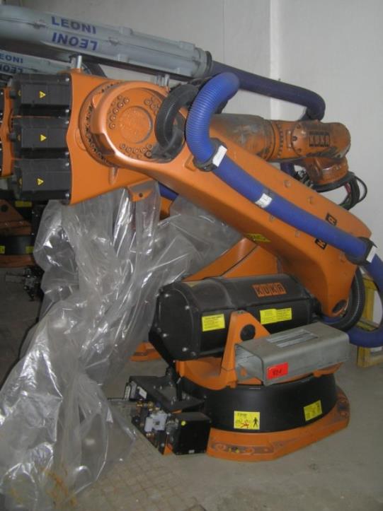 metal working machinery and industrial robots-2