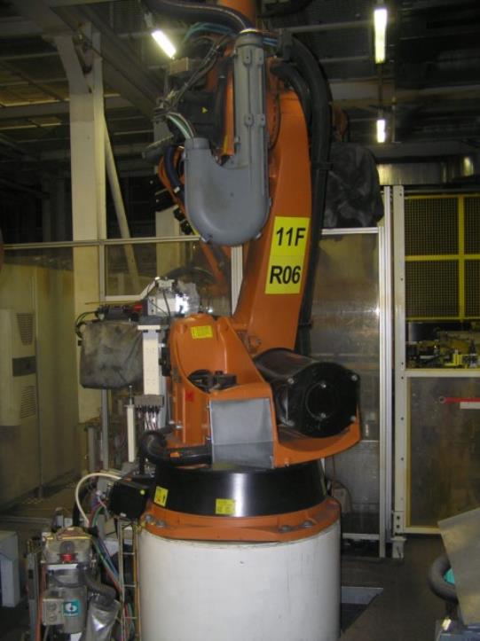metal working machinery and industrial robots-1