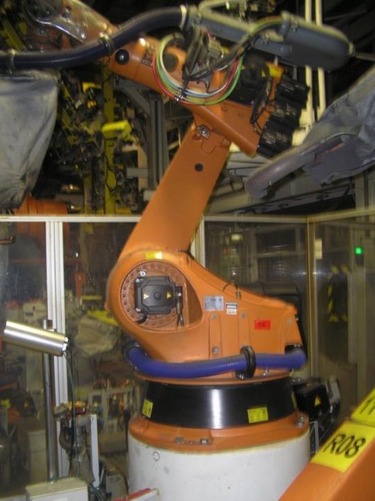 metal working machinery and industrial robots-4