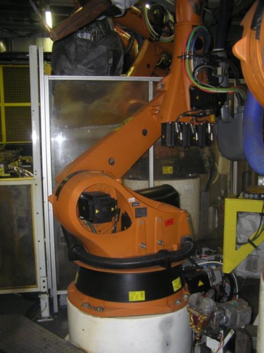 metal working machinery and industrial robots-5