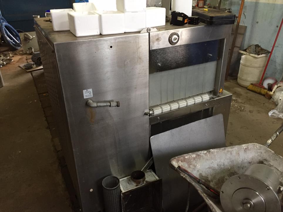 well-maintained dairy filling and packaging lines -3