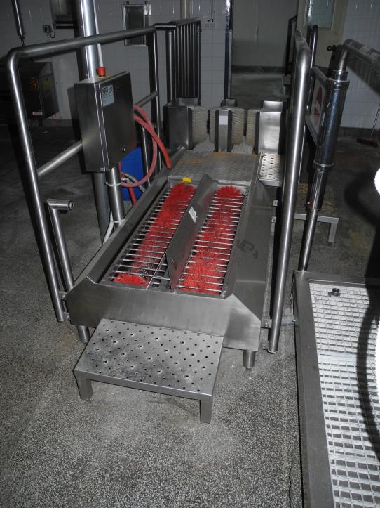 
Meat processing machines 
-1