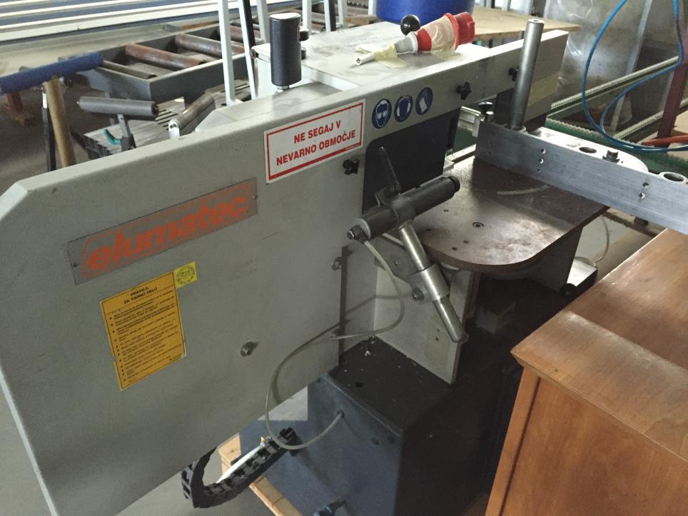 
Máquinas para a produção de perfis de alumínio, PVC e madeira
-3