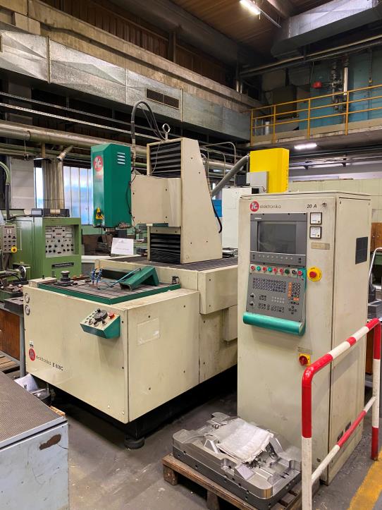 Máquinas e equipamentos para trabalhar metais-1