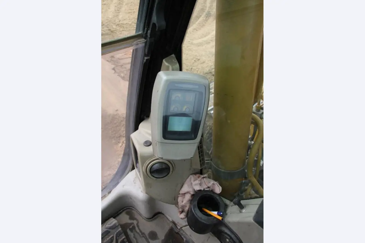 rabljeni gradbeni stroji (bagri, kolesni nakladalniki itd.)-3