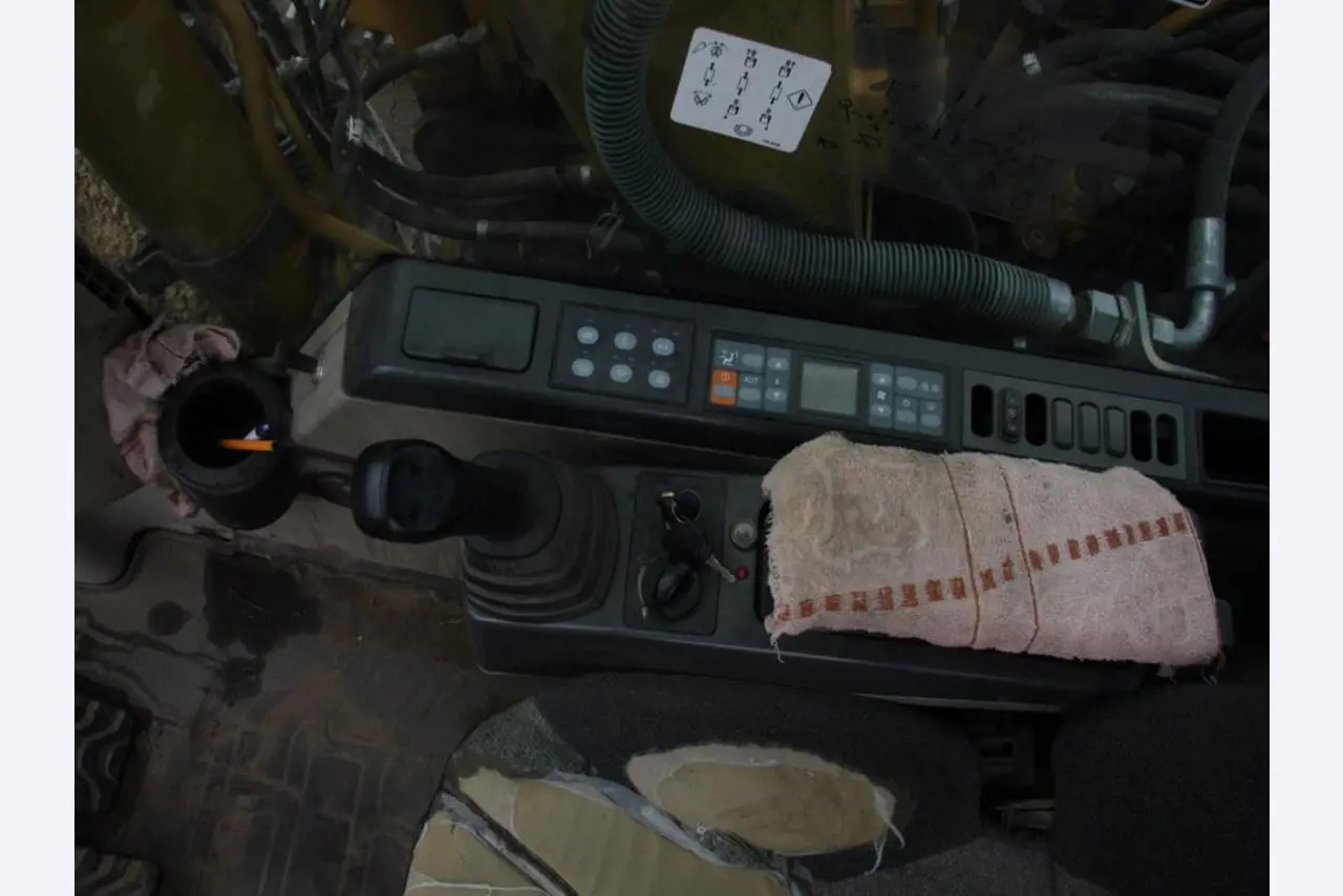 rabljeni gradbeni stroji (bagri, kolesni nakladalniki itd.)-4