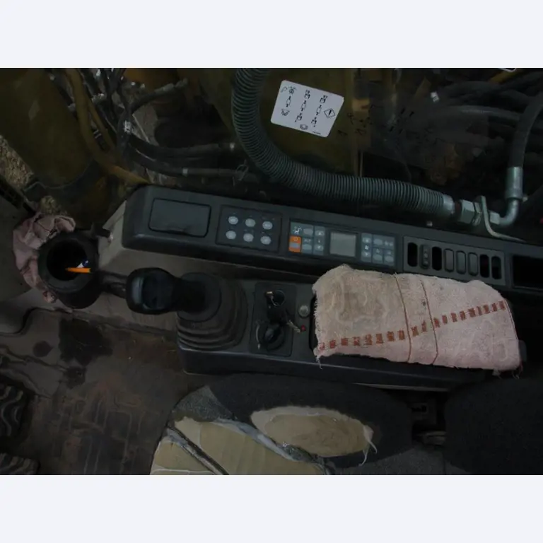 rabljeni gradbeni stroji (bagri, kolesni nakladalniki itd.)-4