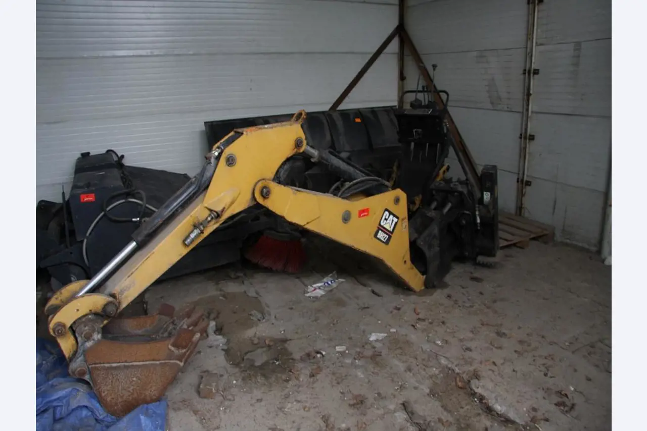 machines de construction d'occasion (pelles, chargeuses sur pneus, etc.)-1