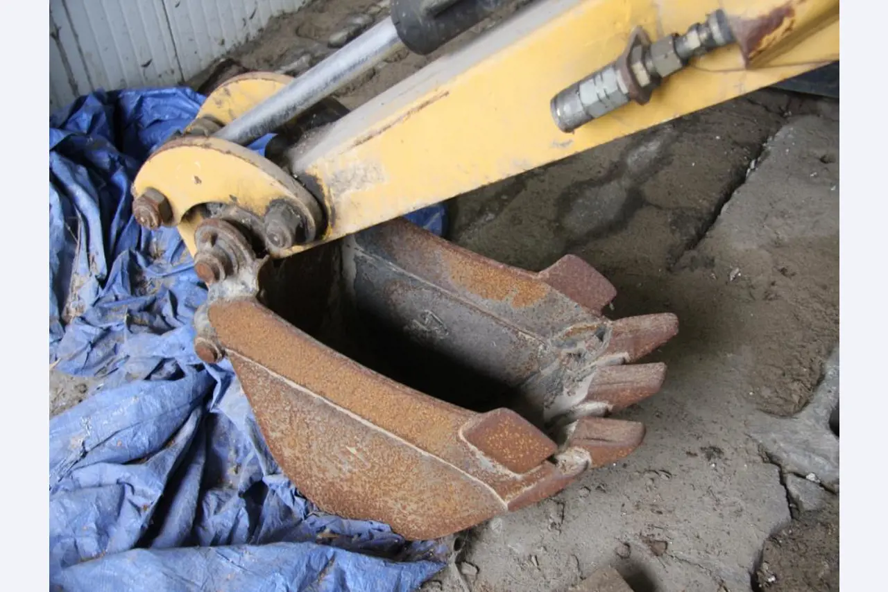 machines de construction d'occasion (pelles, chargeuses sur pneus, etc.)-2