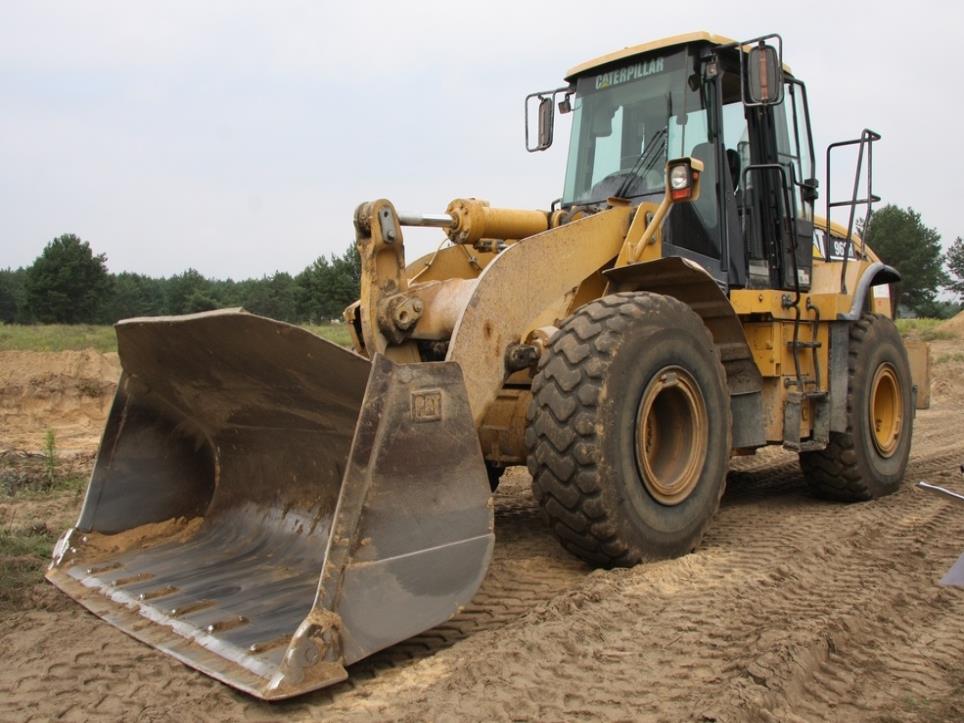 Máquinas de construção usadas (escavadoras, carregadoras de rodas, etc.)-1