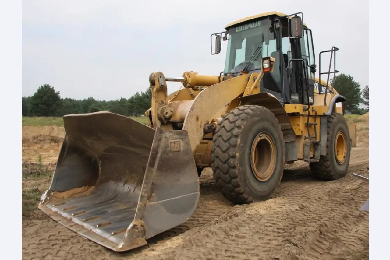 used construction machinery (excavator, wheeled loader, etc.)-1