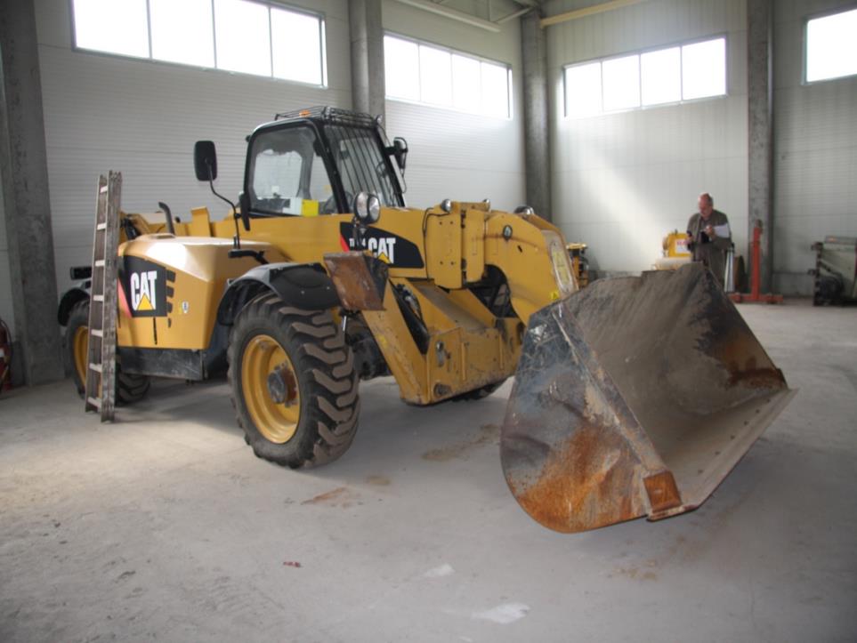 Máquinas de construção usadas (escavadoras, carregadoras de rodas, etc.)-2