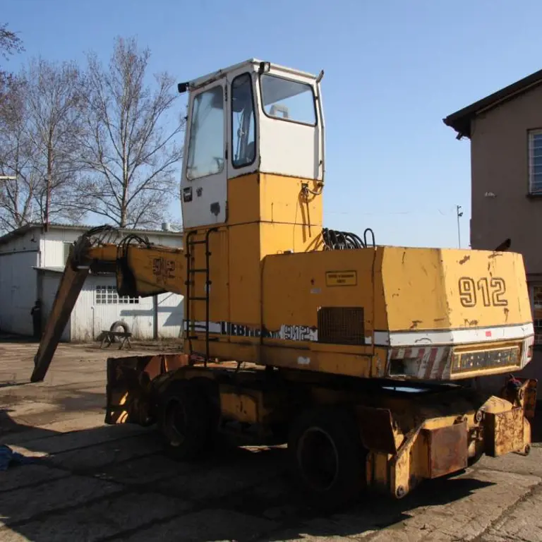 Pelle sur roues Liebherr A 912