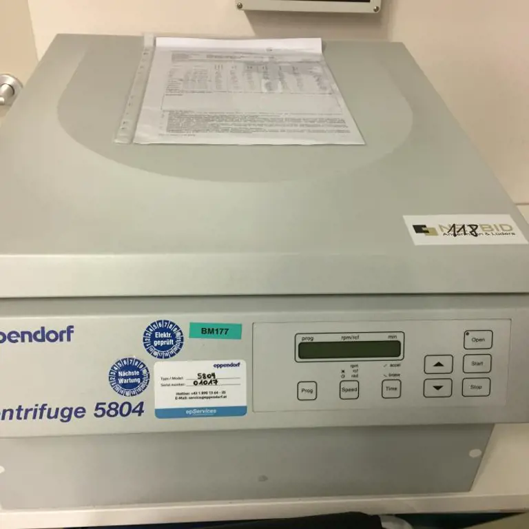 Zentrifuge  Eppendorf Centrifuge 5804