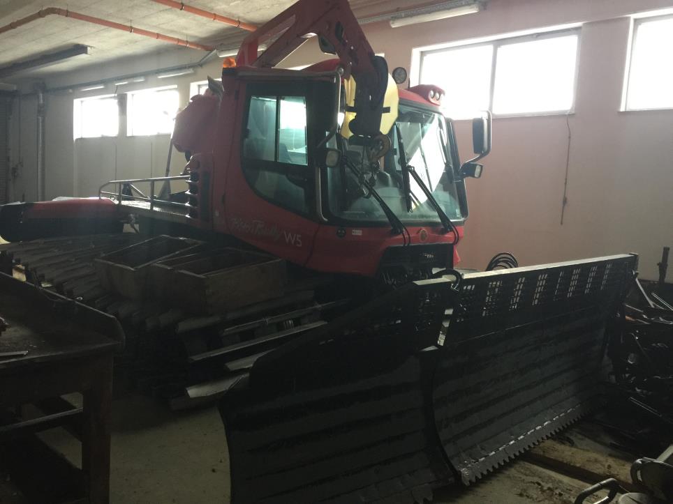 tamping machines (pistenbully) and <br>snow cannons-4