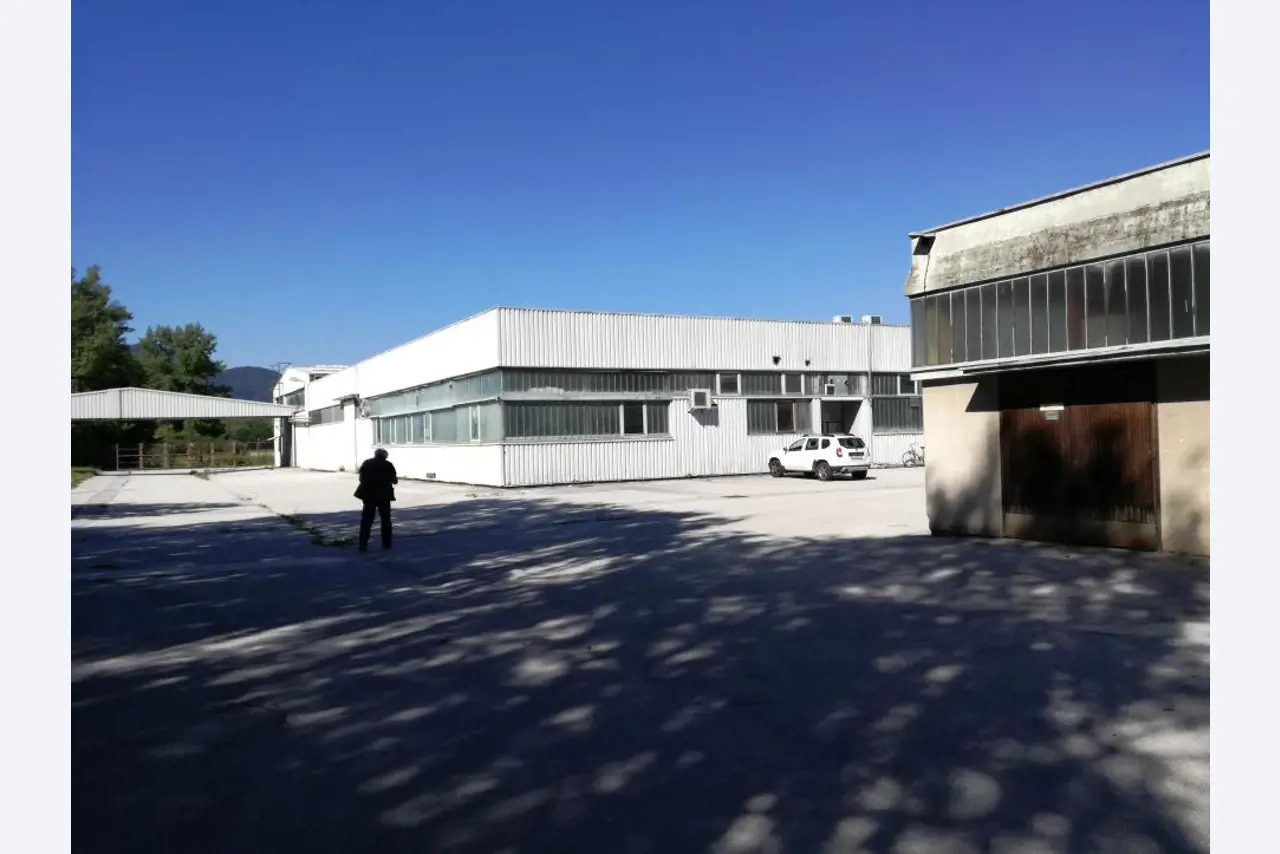 Máquinas e equipamentos para a produção de material de escritório-1