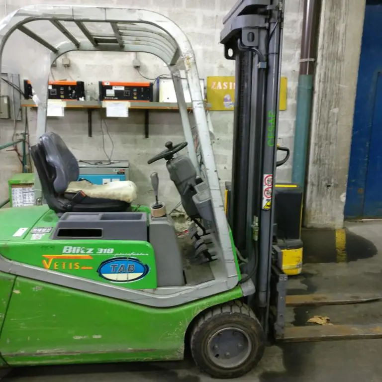 Electric forklift Carrelli Blitz 318