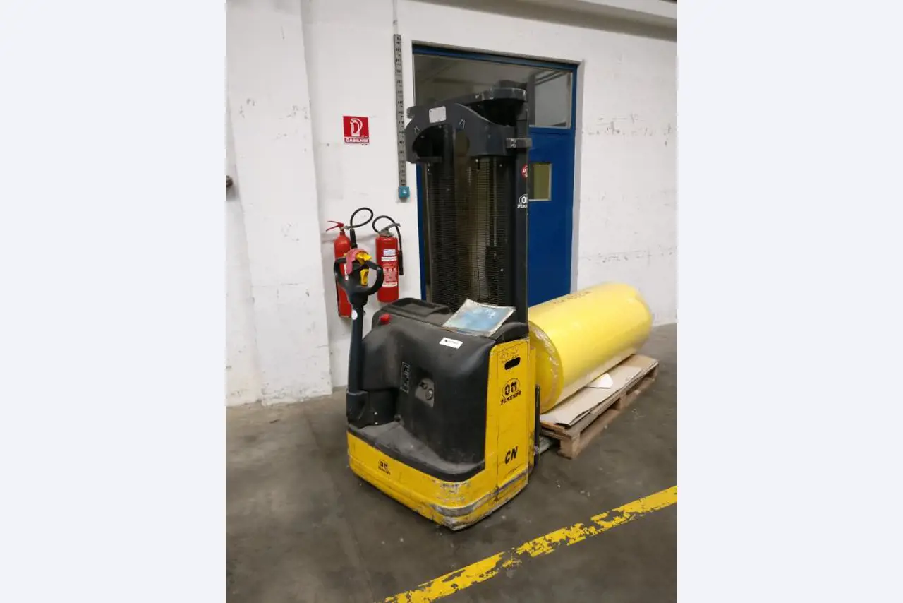 Máquinas e equipamentos para a produção de material de escritório-1