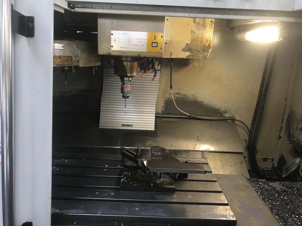 eine HAAS-CNC-Drehmaschine-3