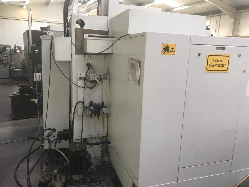 eine HAAS-CNC-Drehmaschine-7