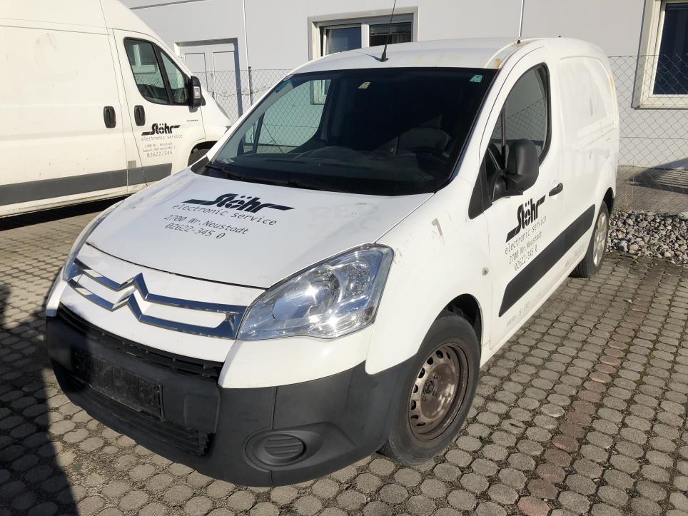 Lagerbestand und Geschäftseinrichtung eines Elektronikfachgeschäftes-1