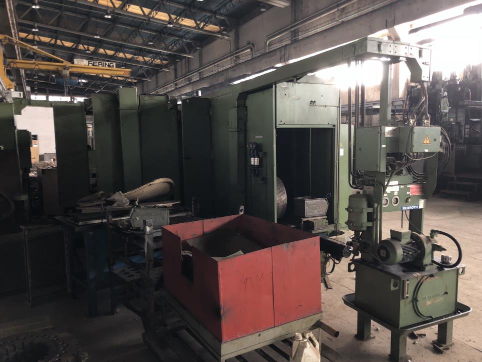 Gut gewartete CNC-Fräszentren-8