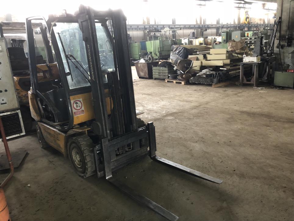 Gut gewartete CNC-Fräszentren-2