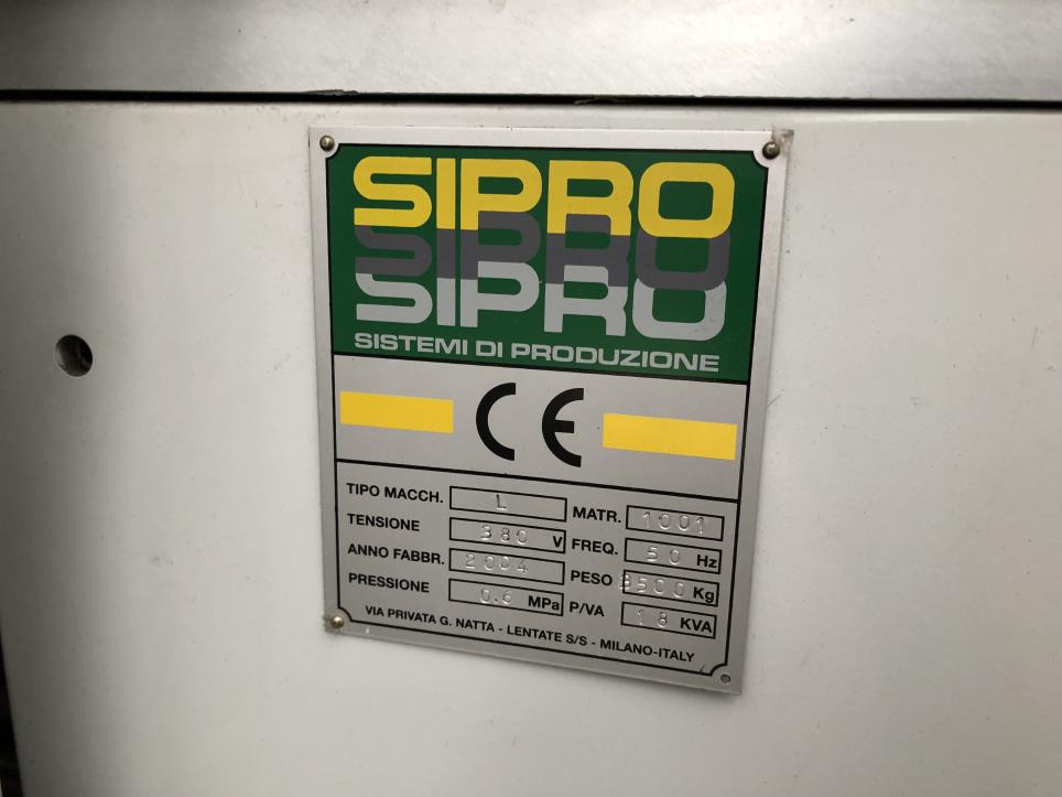 Prasy hydrauliczne, automatyczne nawijarki, suwnice i akcesoria jednej z największych na świecie firm oświetleniowych-9